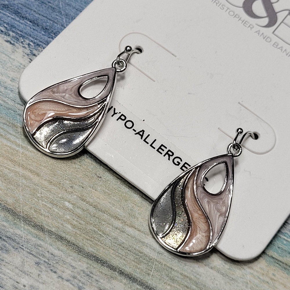 Christopher & Banks Silver and Pink Jewelry Set. - Picture 4 of 12